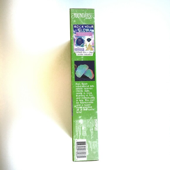 Grow Crystal Glowing Geode Kit - Picture 3 of 5